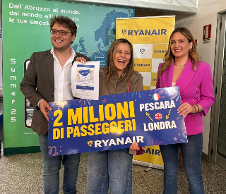 Abruzzo - Ryanair festeggia due milioni di passeggeri sulla rotta Pescara-Londra Stansted